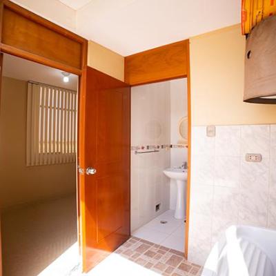 VENTA DE CASA DE 3 PISOS EN URB. LOS FICUS - PIMENTEL